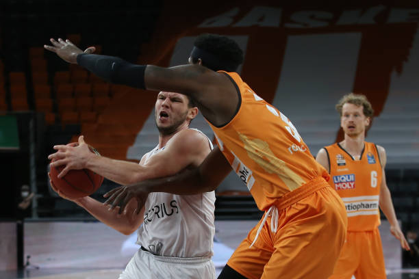 中场方面 中场方面